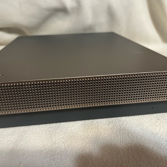 Gold Rush Special Edition X Box One X 500 gb Console - Picture 12 of 14